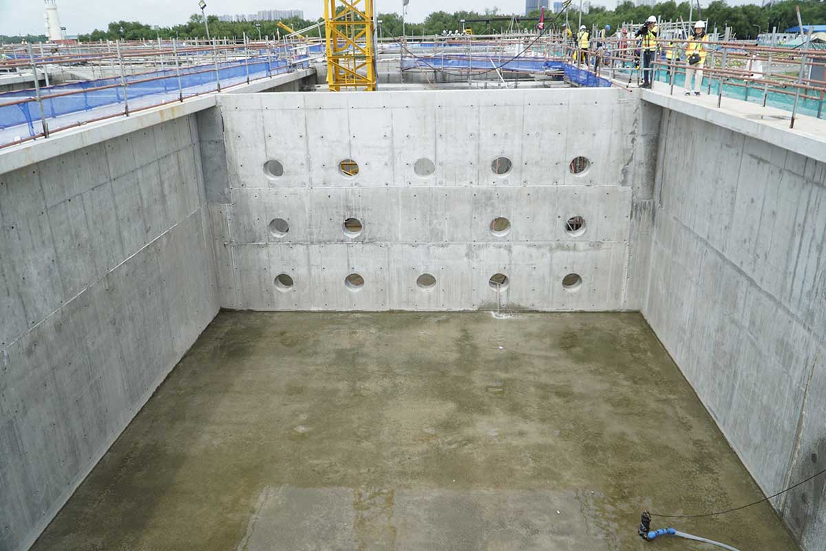 Kết cấu bể nước bê tông với các vị trí xuyên thành cần kiểm tra