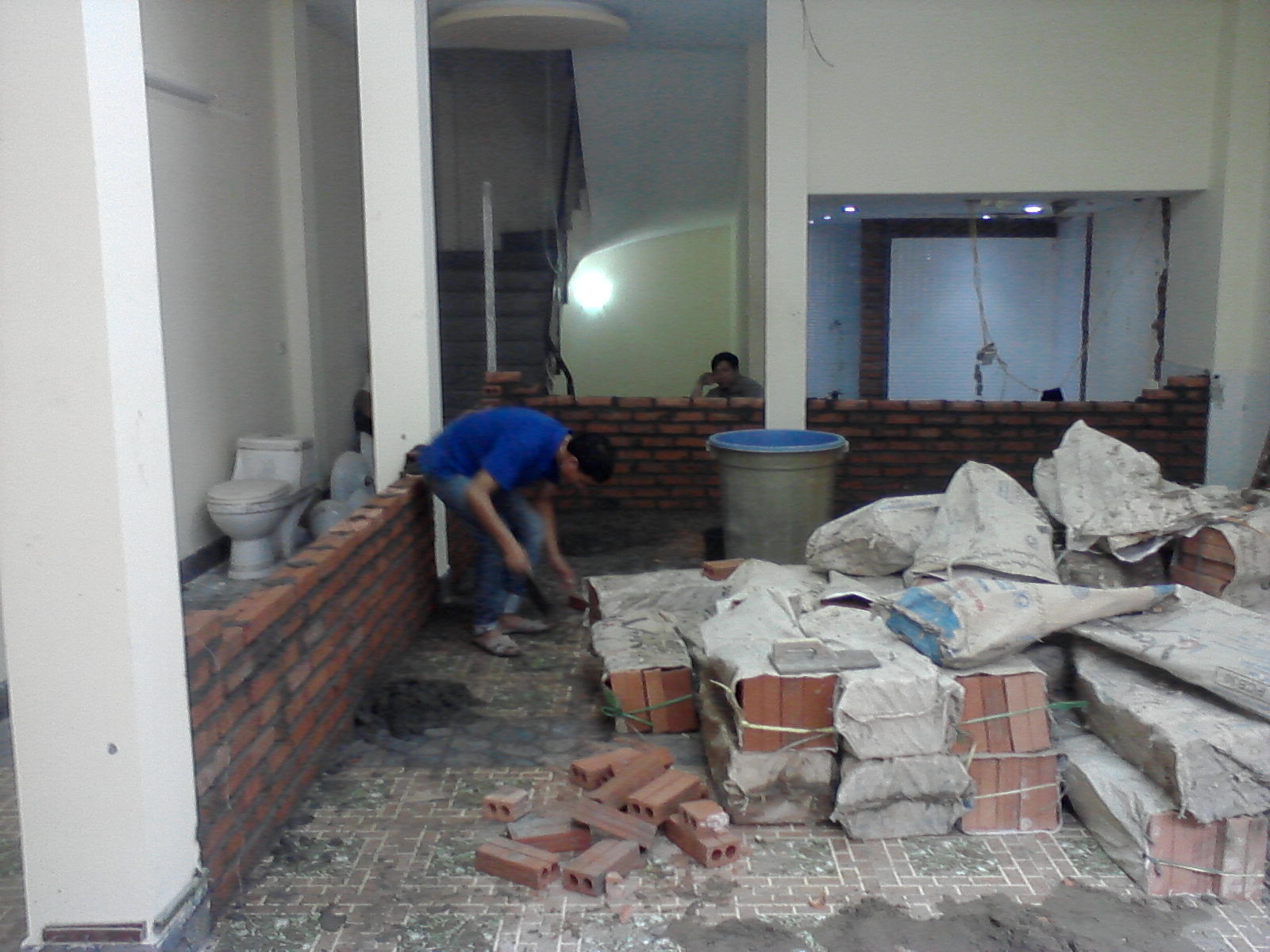 sửa chữa cải tạo nhà Quảng Ngãi Thi công xây sửa và cải tạo khu vực bên trong nhà